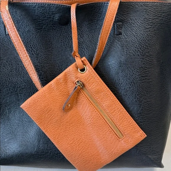 Elegant Black Vegan Leather tote strong magnetic closure - Picture 6 of 14